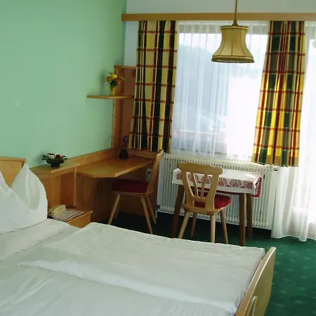Ausflugshotel Huttersberg מלון 3*