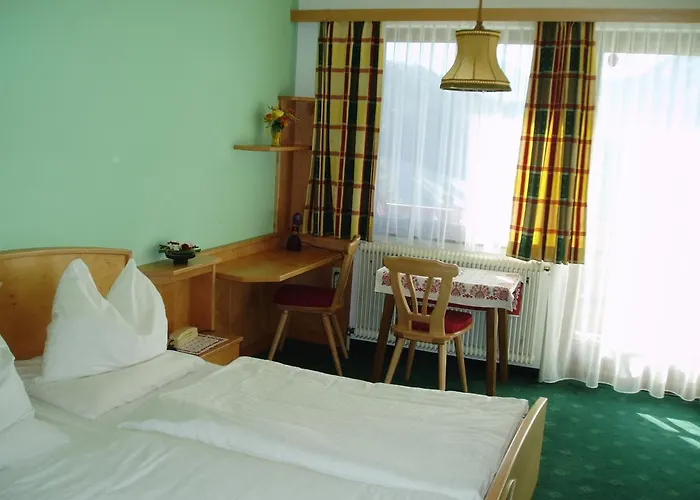 Ausflugshotel Huttersberg ホテル 3*